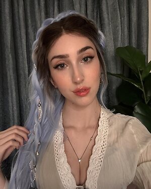 Estella Graves leaked photo #49