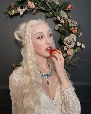 Estella Graves leaked photo #53
