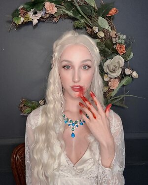 Estella Graves leaked photo #54