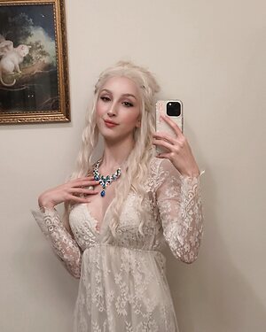 Estella Graves leaked photo #56