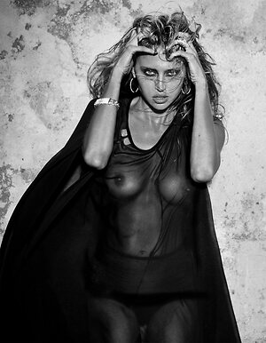 Estella Warren leaked photo #2