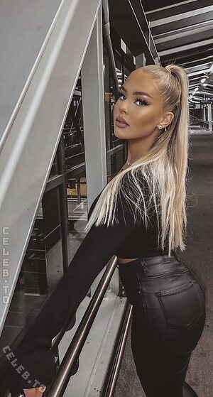 Estellakr Nude Leaked Photo #16