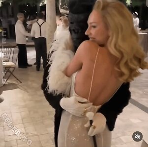 Ester Expósito photo