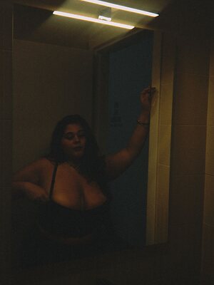Esther Gloriana leaked photo #5