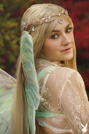 Eva Elfie