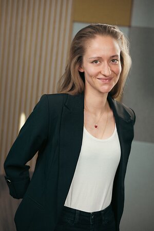 Eva Mores