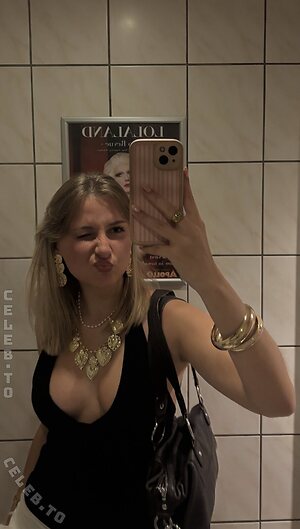 evaaklm Nude Leaked Photo #6