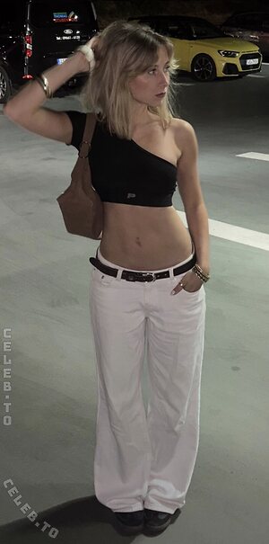 evaaklm photo