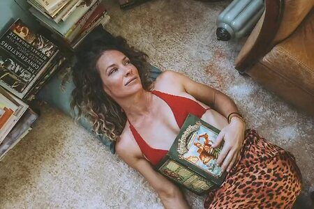 Evangeline Lilly Hot