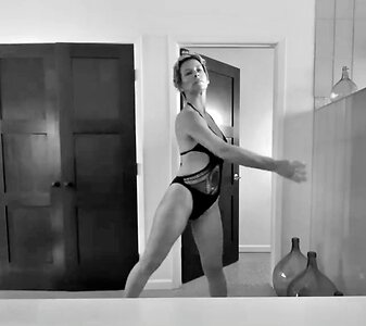 Evangeline Lilly Hot leaked photo #18