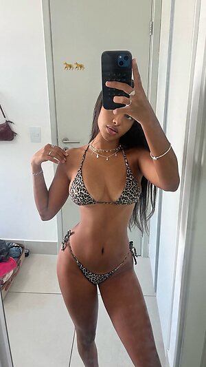 Evelly Alves leaked photo #2