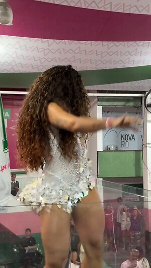 Evelyn Bastos leaked photo #28