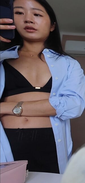 Evelyn Ha leaked photo #17