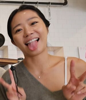 Evelyn Ha