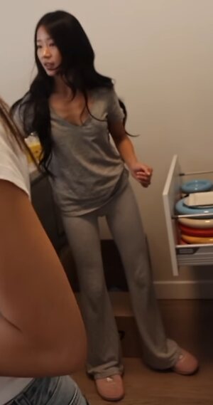 Evelyn Ha leaked photo #76