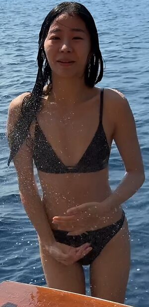 Evelyn Ha leaked photo #97