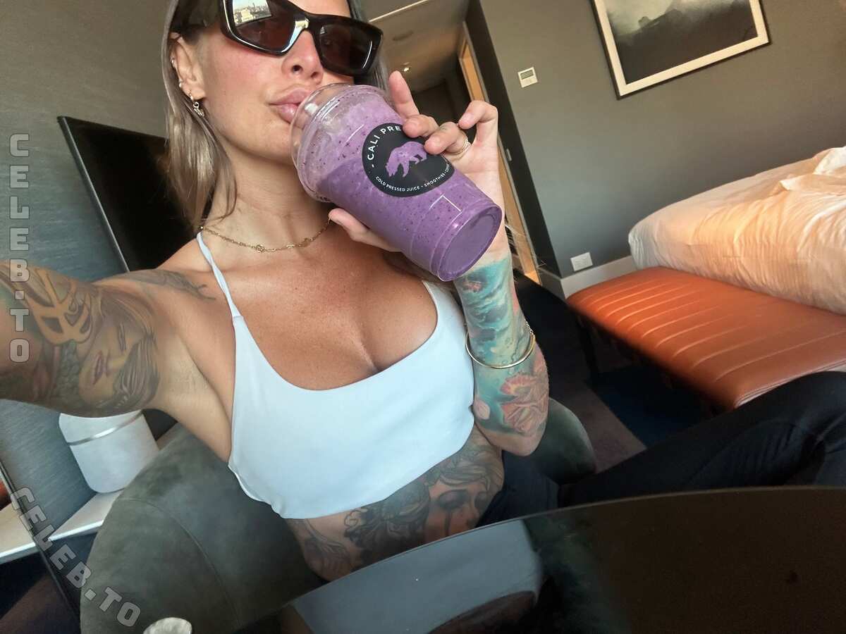 evelynuncovered photo