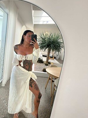 evelynuncovered photo