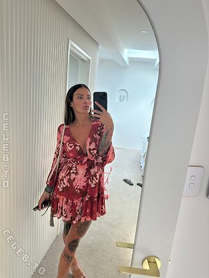 evelynuncovered photo