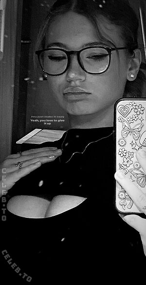 evx.rnk More Nude Photos