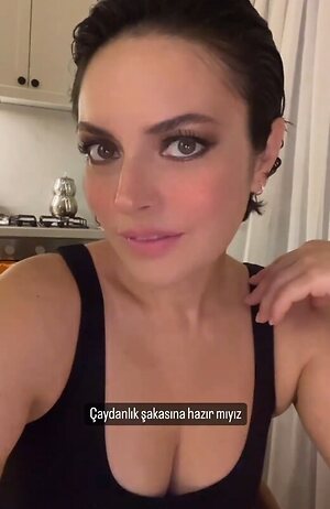 Ezgi Mola leaked photo #3