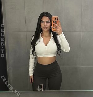 faatima.aal Nude Leaked Photo #11