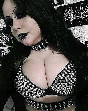 Facebook finds leaked photo #16