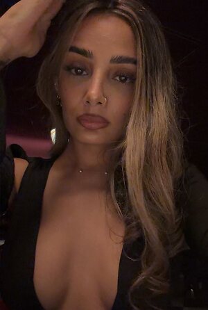 Farah Shams leaked photo #4