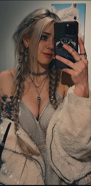 Farbenfuchs Nude Leaked Photo #24