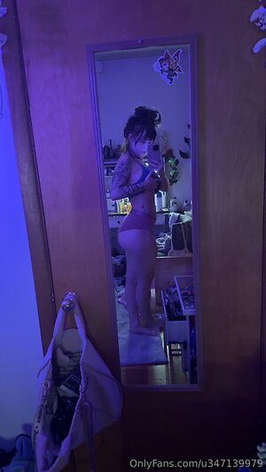 fauxluxx Nude Leaked Photo #20