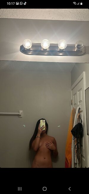 FavKiwi leaked photo #5