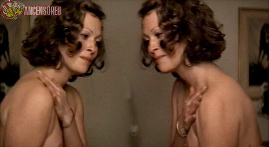 Faye Dunaway Nude Leaked Photo #31