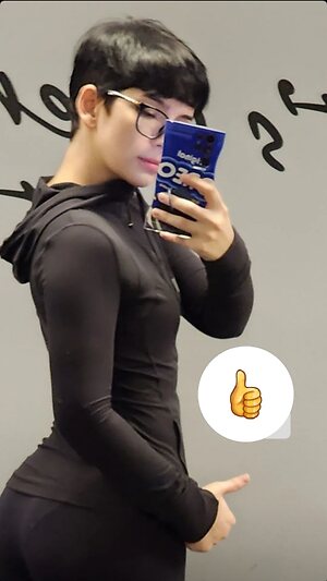 Faye Tan leaked photo #4