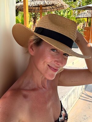 Faye Tozer leaked photo #44