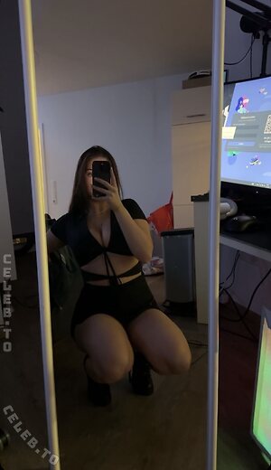 Faye.sxh Nude Leaked Photo #10