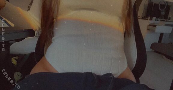 Faye.sxh Nude Leaked Photo #18