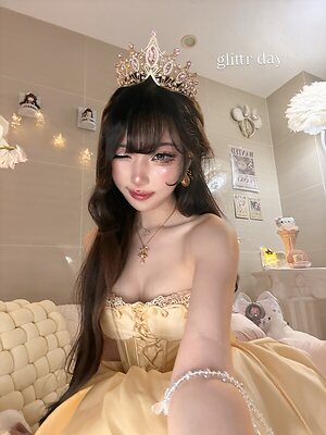 Feng leaked photo #6
