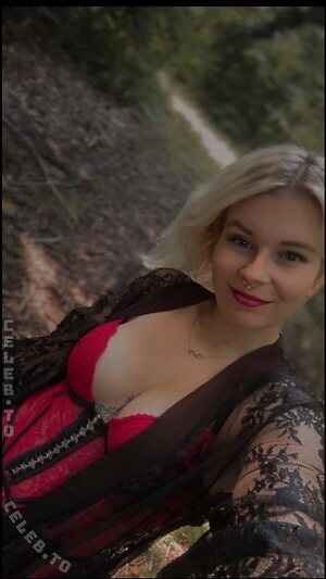 Fenni2002 Nude Leaked Photo #9