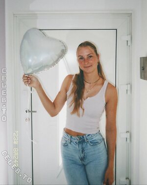Finja and Svea photo