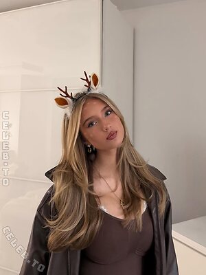 finja.hnb Nude Leaked Photo #2