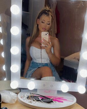 fionawiley.xo leaked photo #8