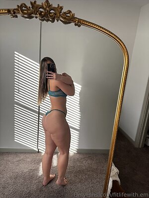 fitlifewith.em leaked photo #39