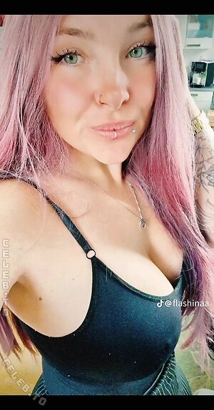 Flashinaa Nude Leaked Photo #2