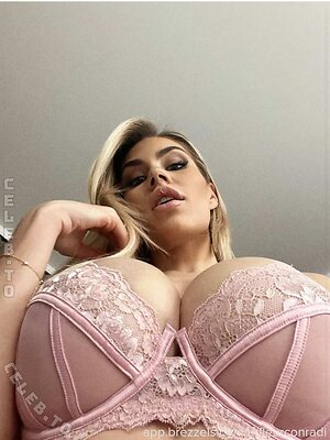 Fleur Conradi Nude Leaked Photo #10