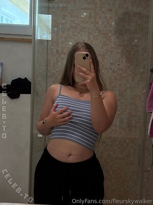 FleurSkywalker Nude Leaked Photo #4