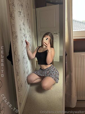 FleurSkywalker Nude Leaked Photo #12