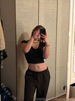 FleurSkywalker Nude Leaked Photo #18