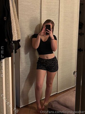 FleurSkywalker Nude Leaked Photo #22