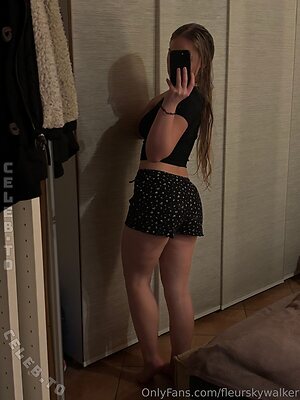 FleurSkywalker Nude Leaked Photo #23
