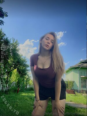flirtysophiaa photo